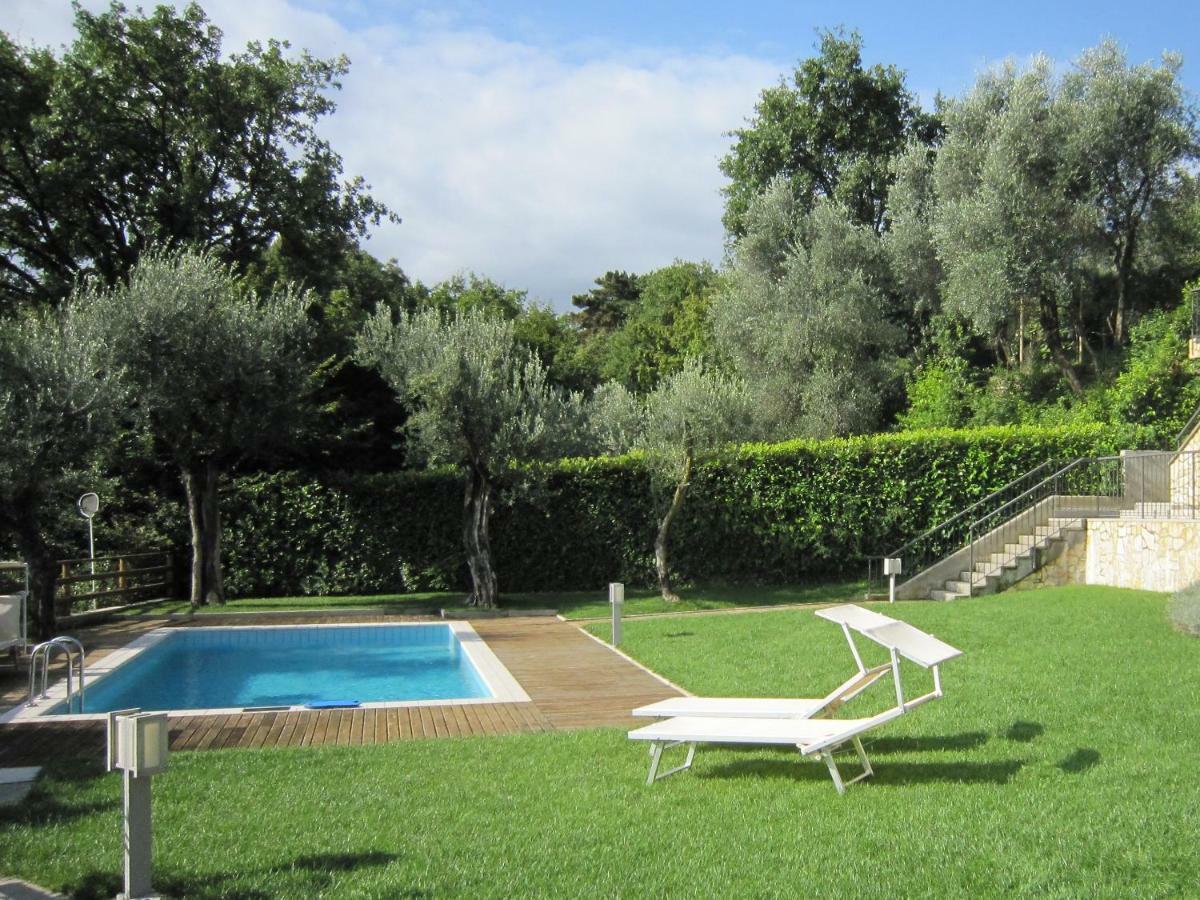 Apartment San Pietro ตอสโกลาโน มาแดร์โน ภายนอก รูปภาพ